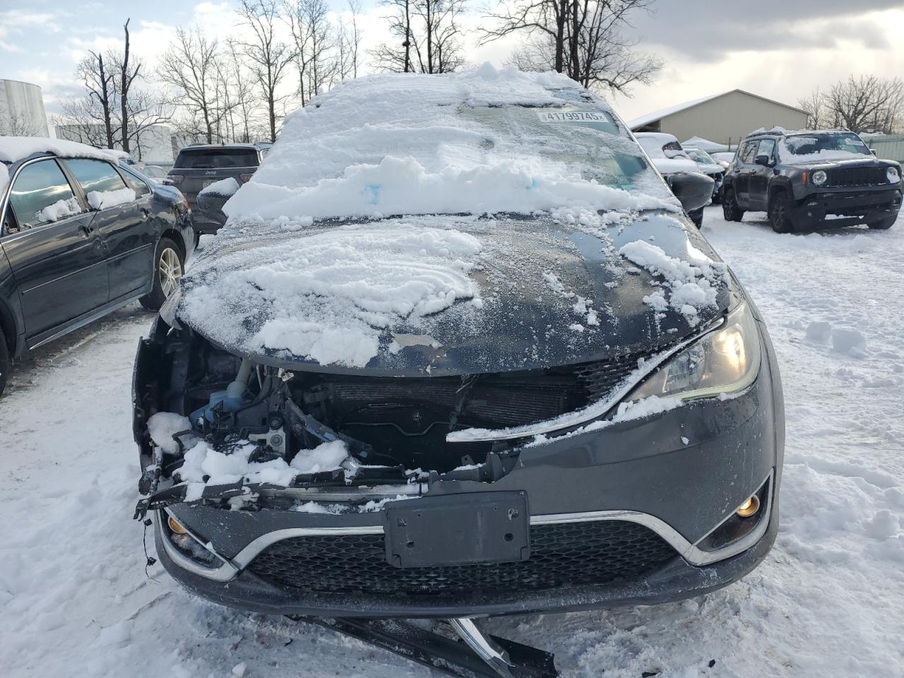 2017 Chrysler Pacifica - Image 5