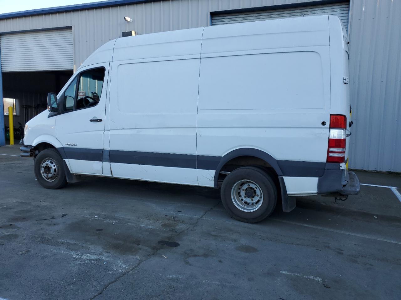 2008 Dodge Sprinter - Image 2