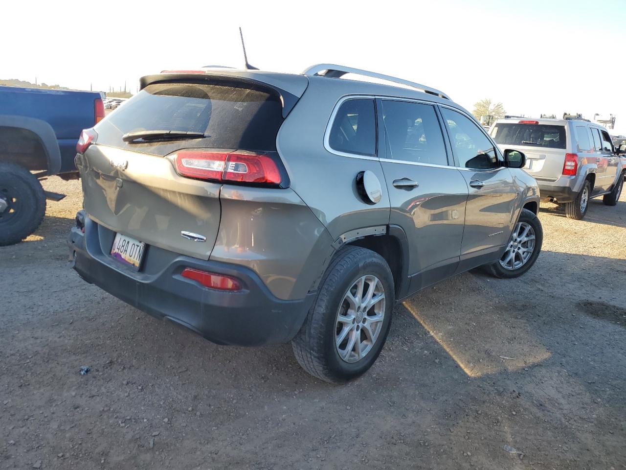 2017 Jeep Grand Cherokee - Image 3