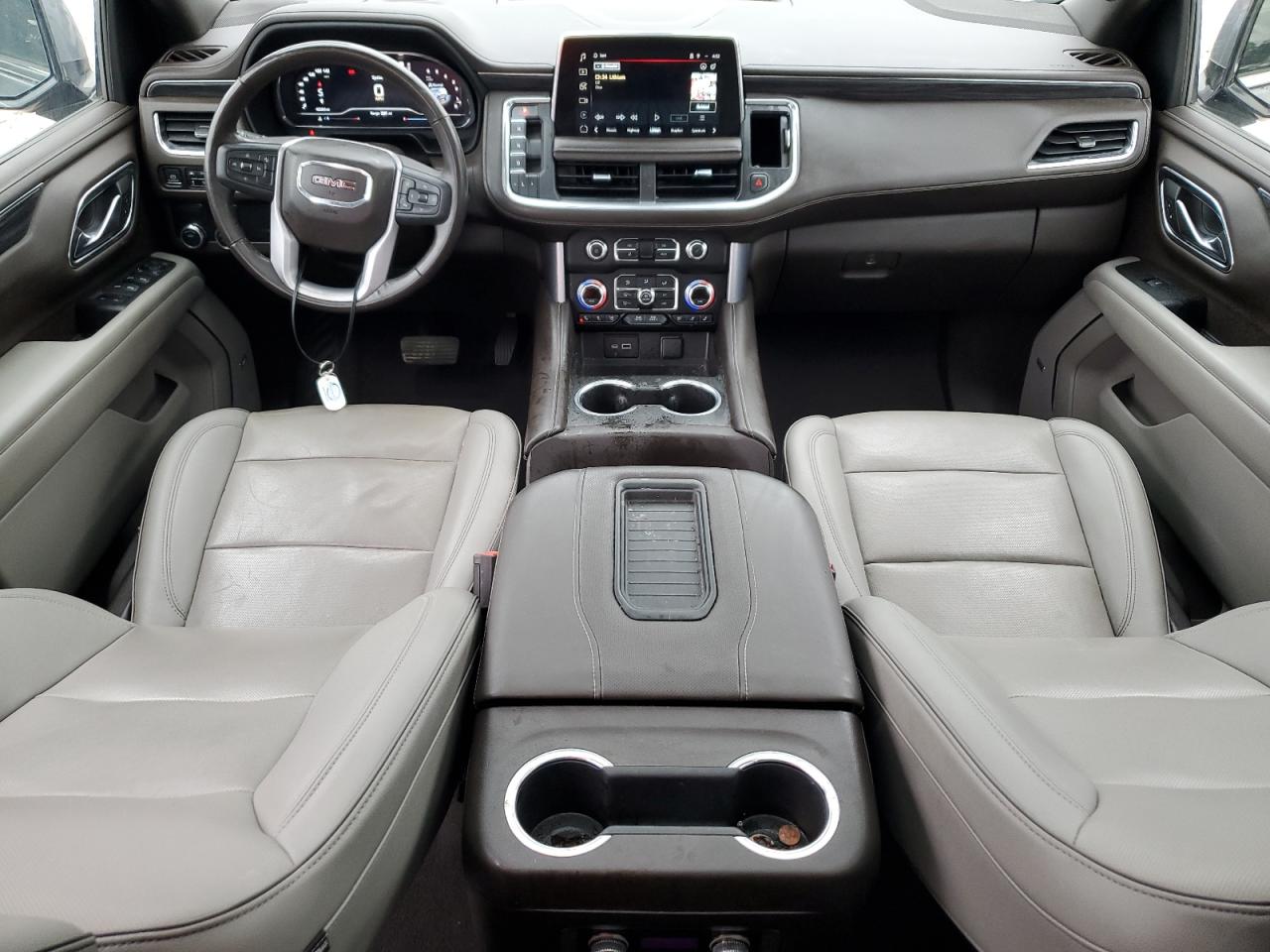 2022 GMC Yukon - Image 8