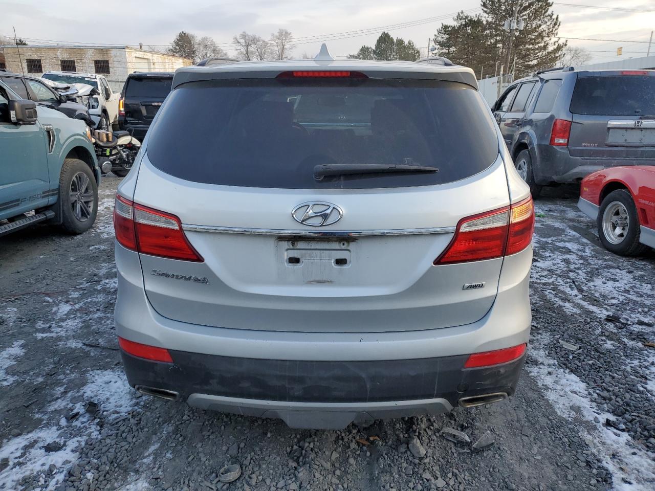 2015 Hyundai Santa Fe - Image 6