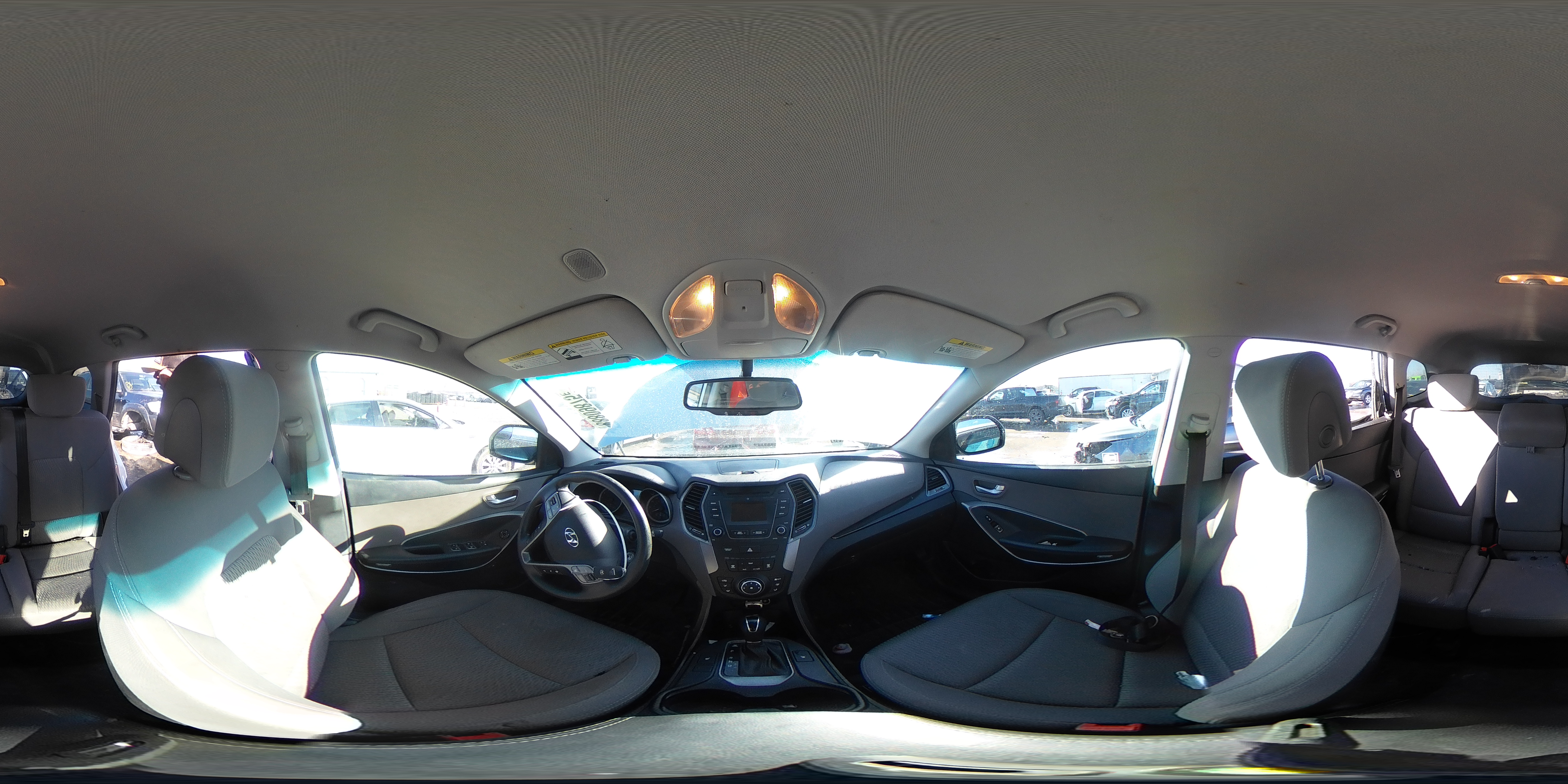 2016 Hyundai Santa Fe - Image 12