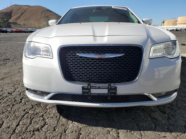  CHRYSLER 300 2015 Белый