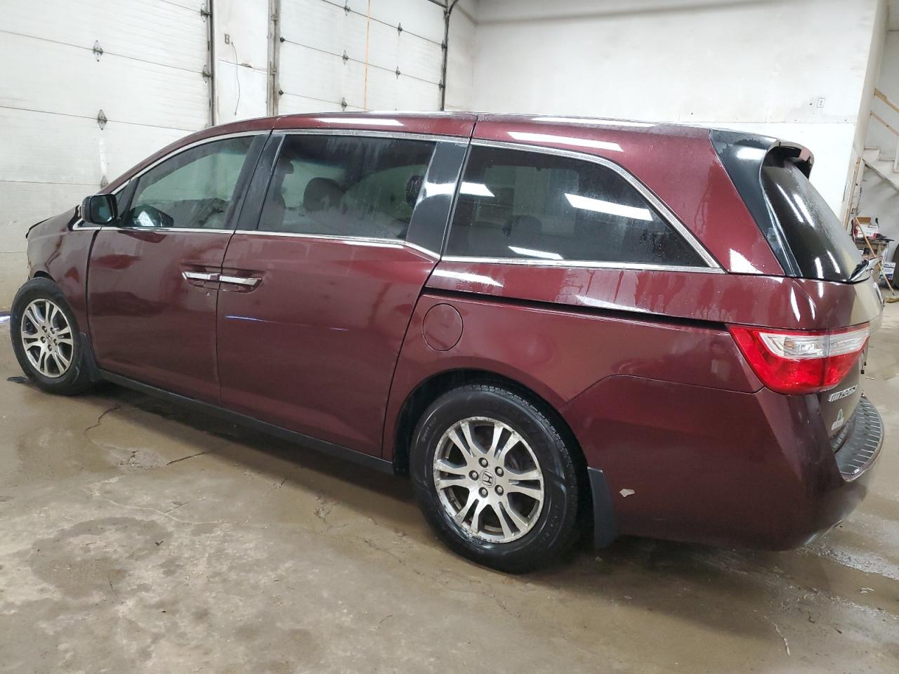 2012 Honda Odyssey - Image 2