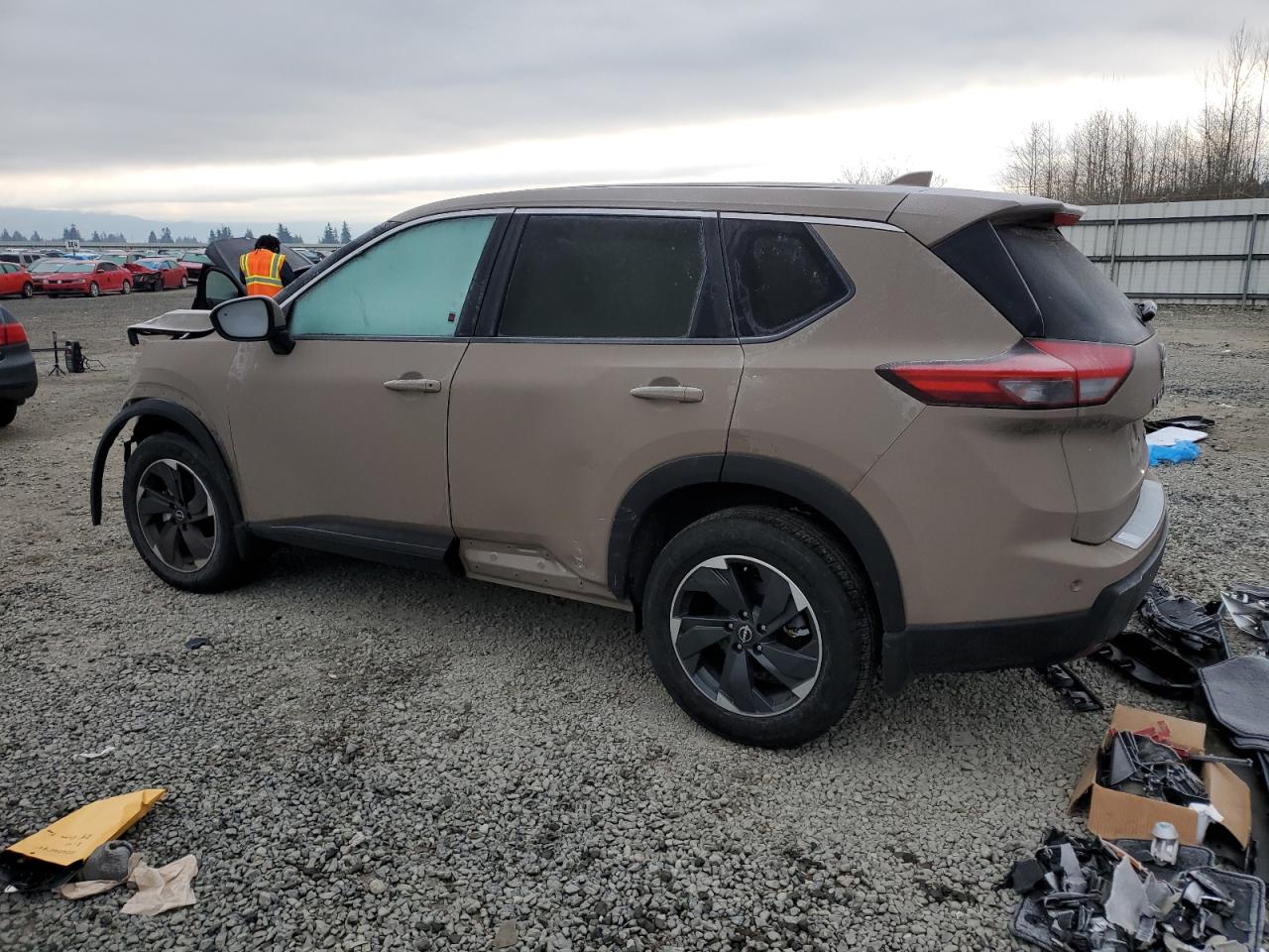 2024 Nissan Rogue - Image 2