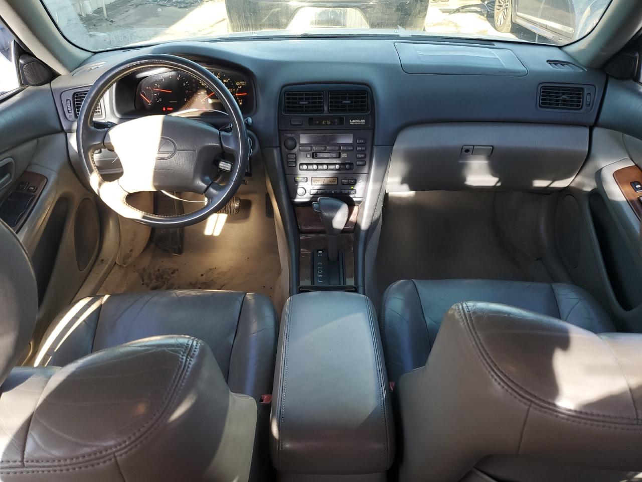 1997 Lexus ES - Image 8