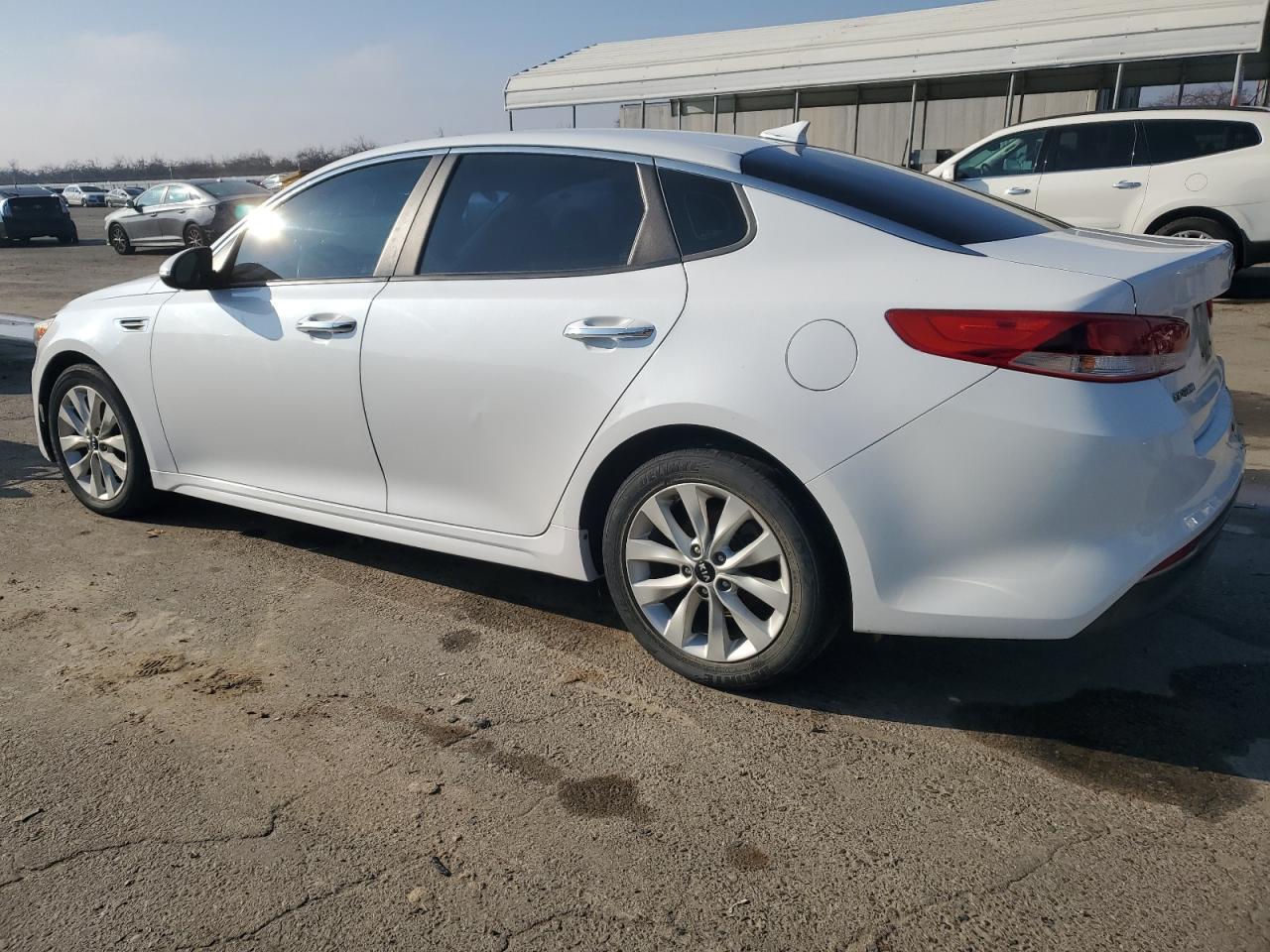 VIN 5XXGT4L33GG082012 2016 KIA OPTIMA no.2