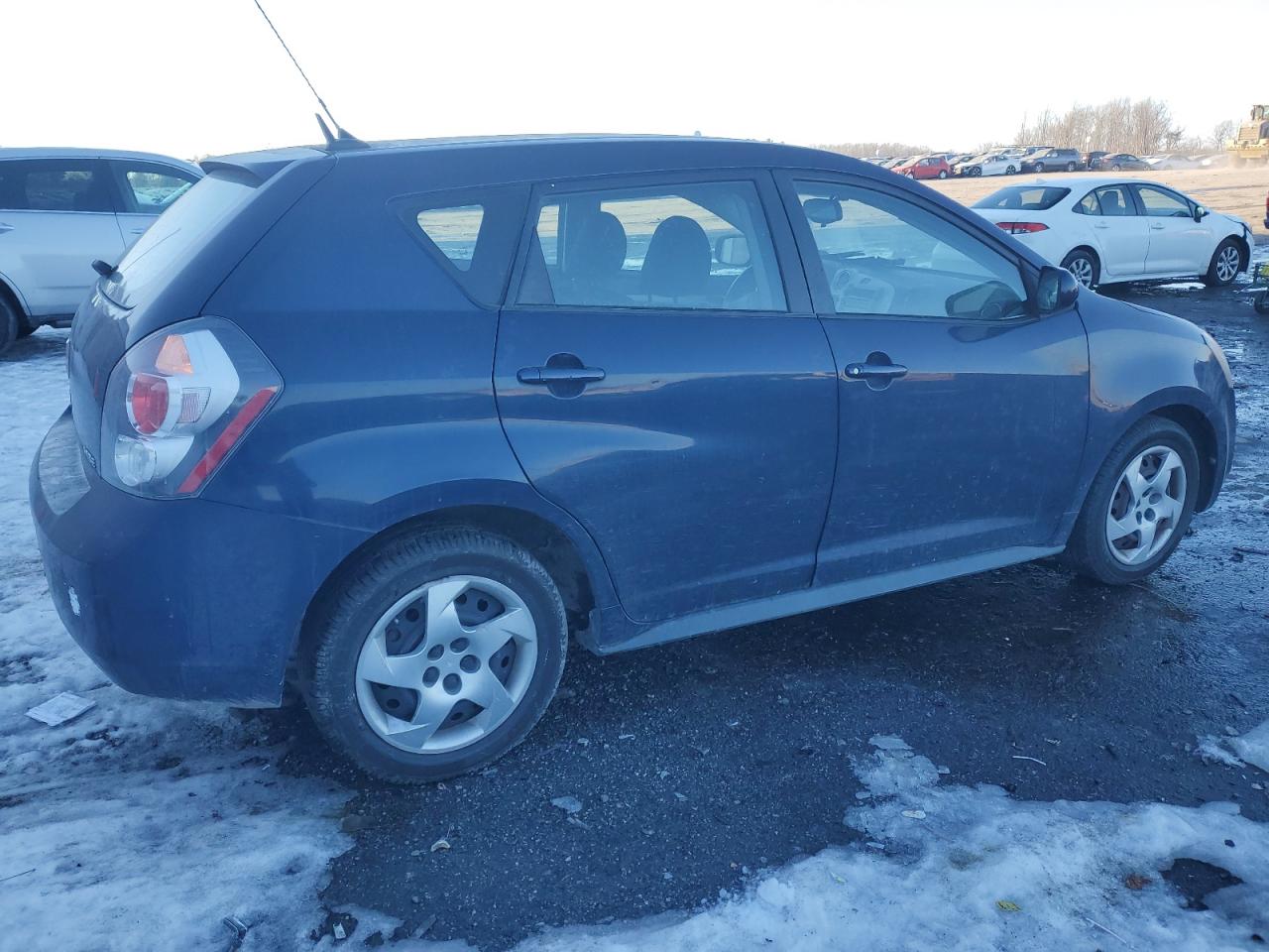 2009 Pontiac Vibe - Image 3