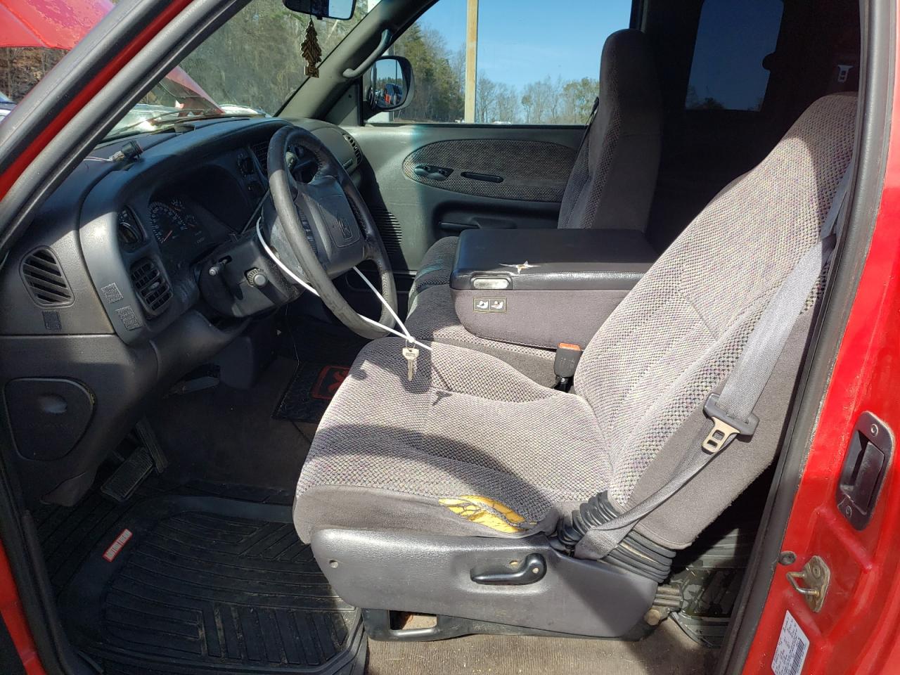 2001 Dodge RAM - Image 7