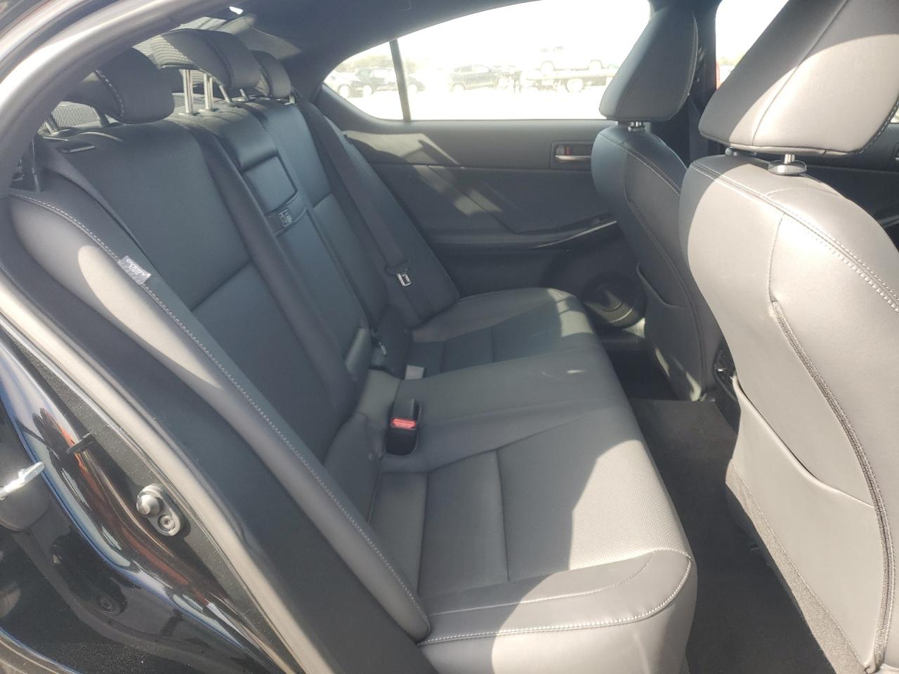 2023 Lexus IS - Image 10