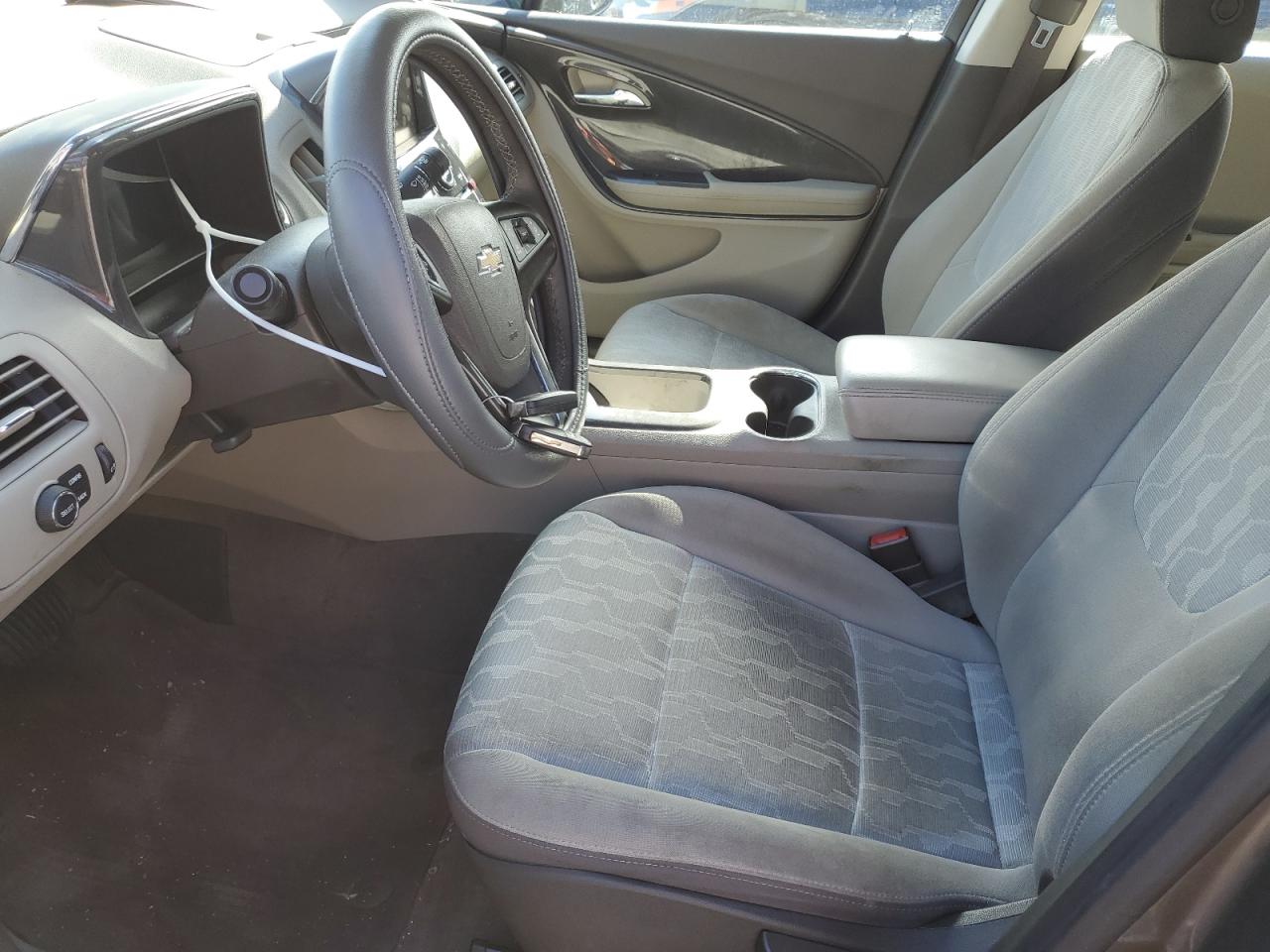 2015 Chevrolet Volt - Image 7