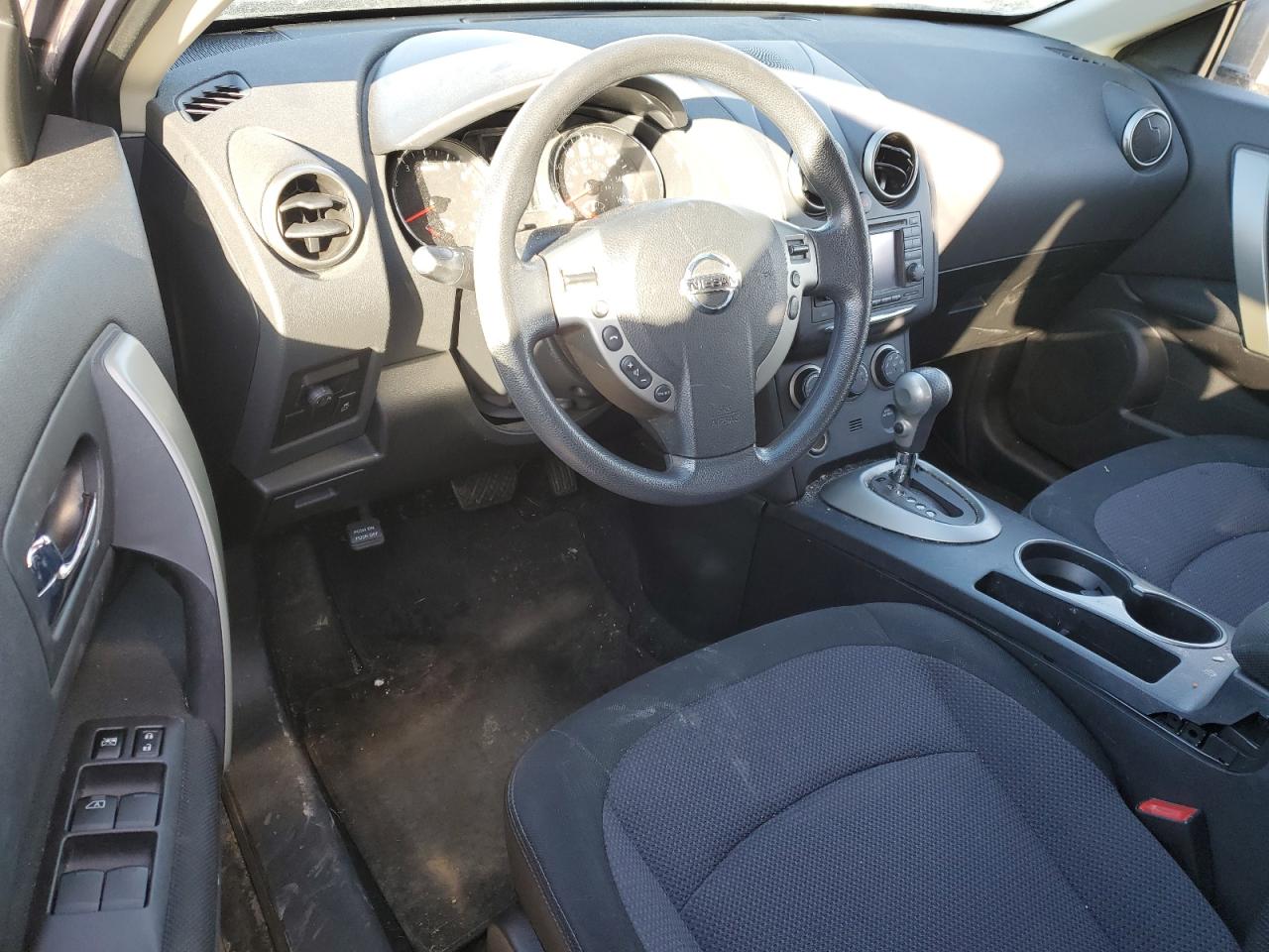 2011 Nissan Rogue - Image 8