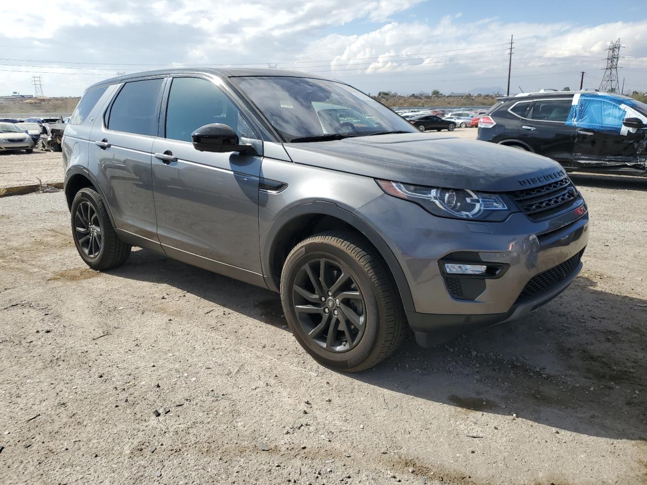 2017 Land Rover Discovery - Image 4