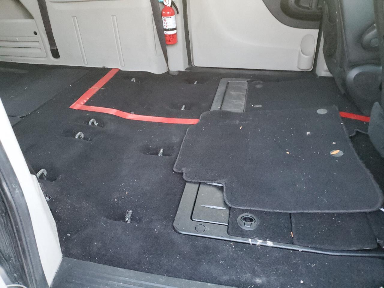 2017 Dodge Caravan - Image 11