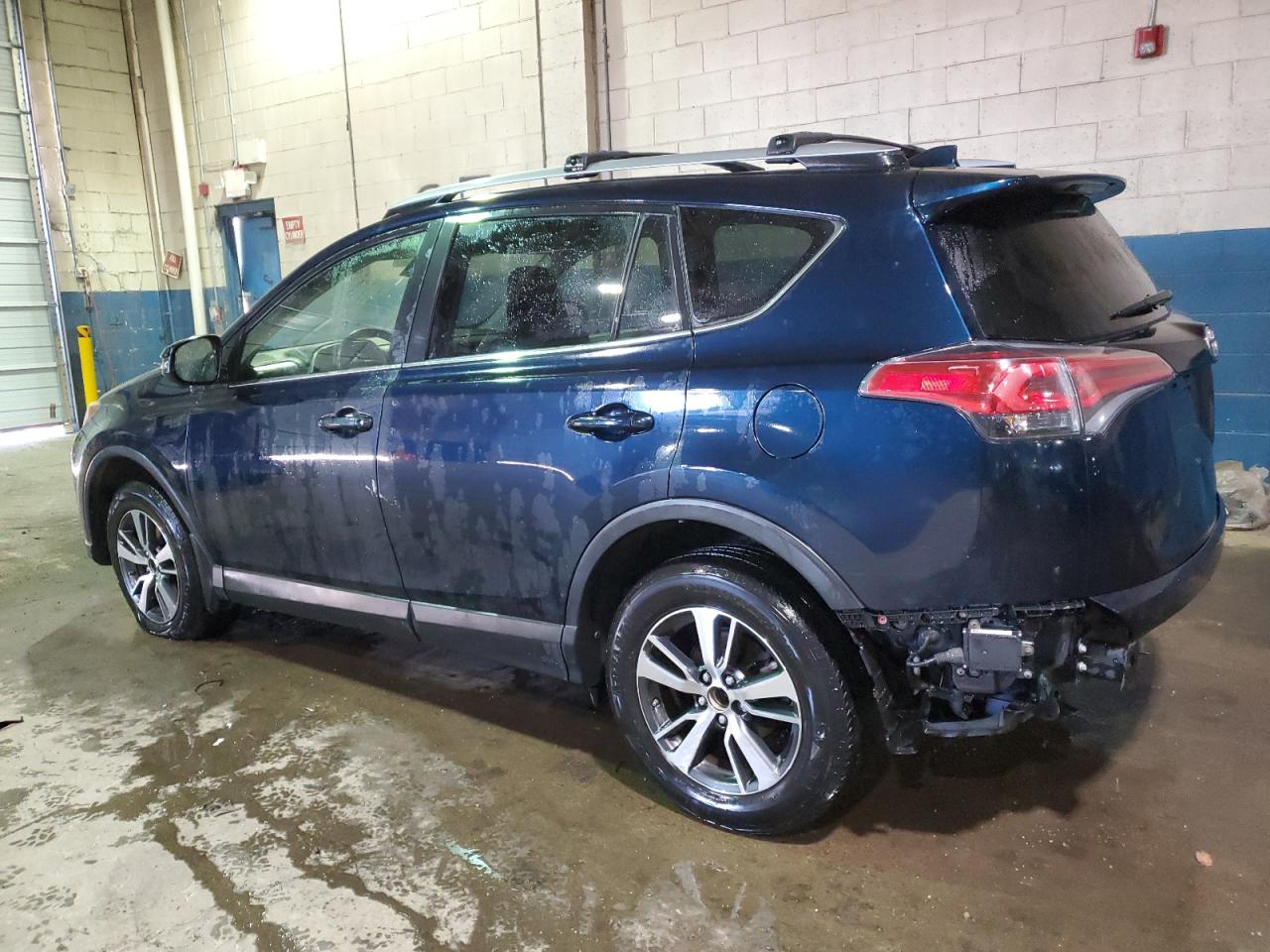 2018 Toyota RAV 4 - Image 2