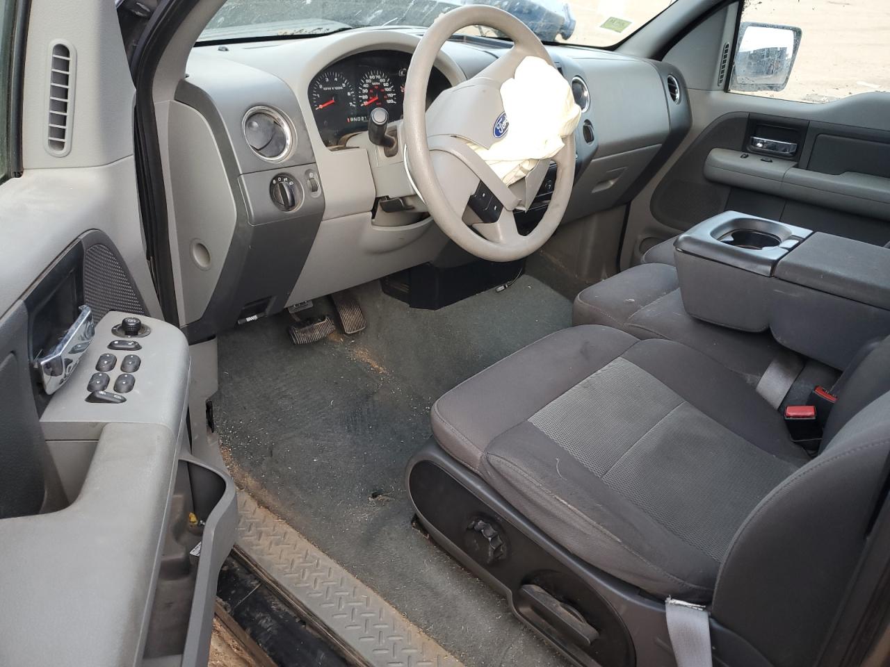 2004 Ford F-150 - Image 8