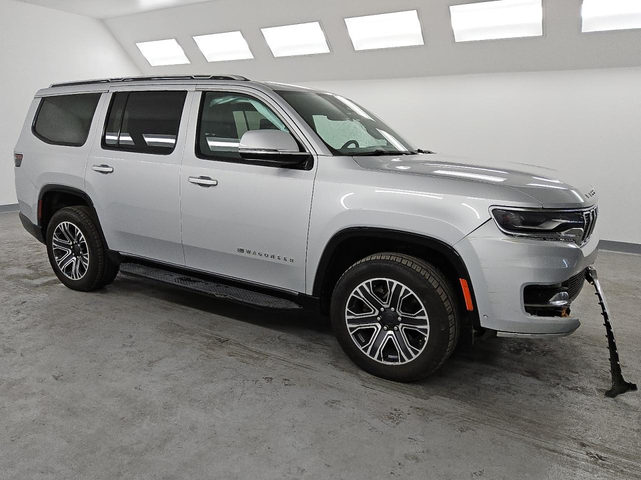 2022 Jeep Grand Wagoneer - Image 4
