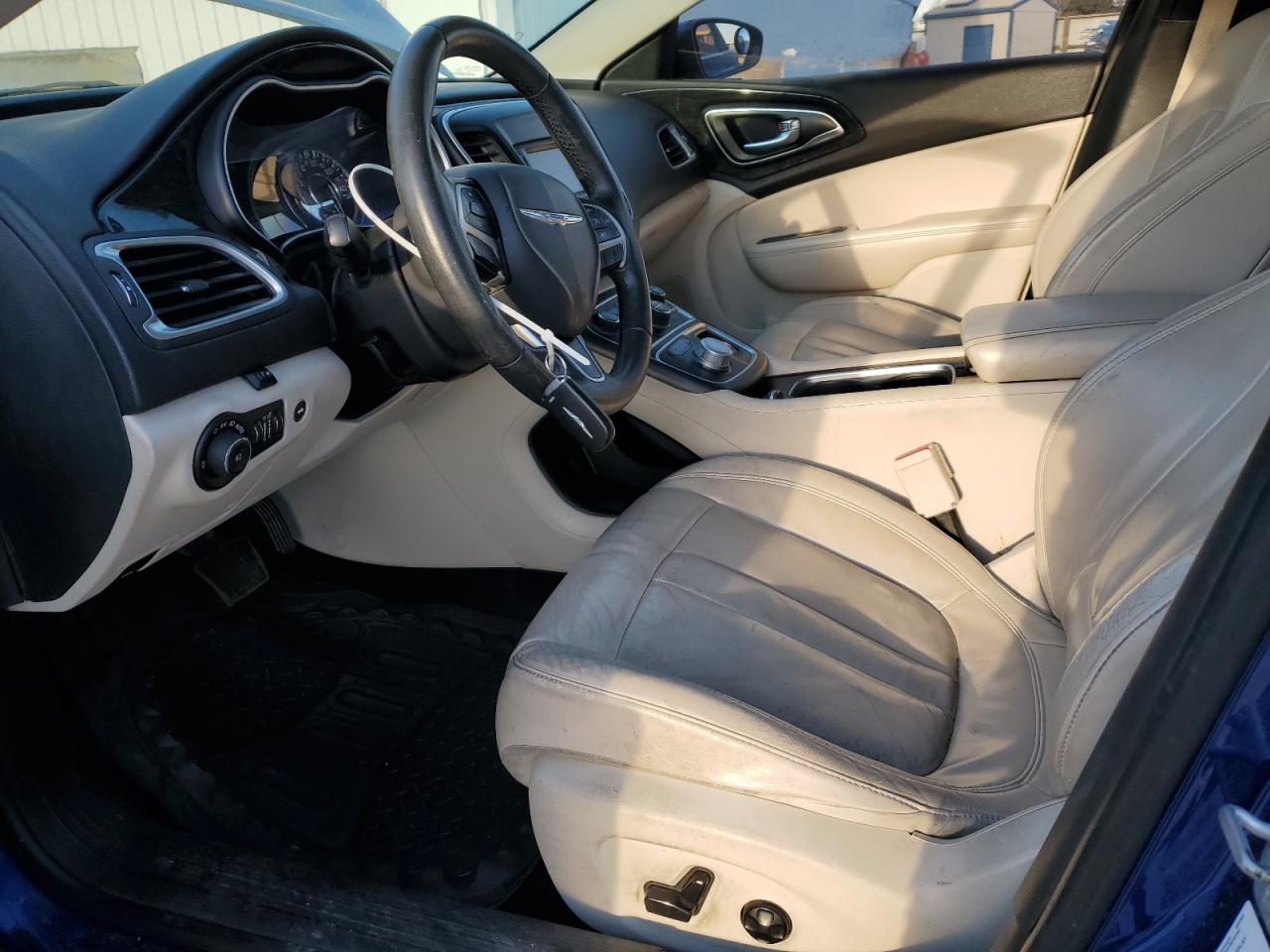 2015 Chrysler 200 - Image 7