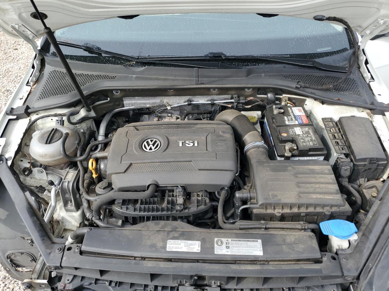 2017 Volkswagen Golf - Image 11