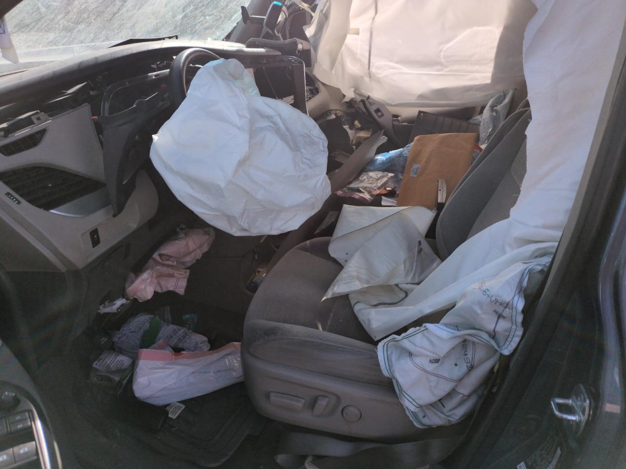 2015 Toyota Sienna - Image 7