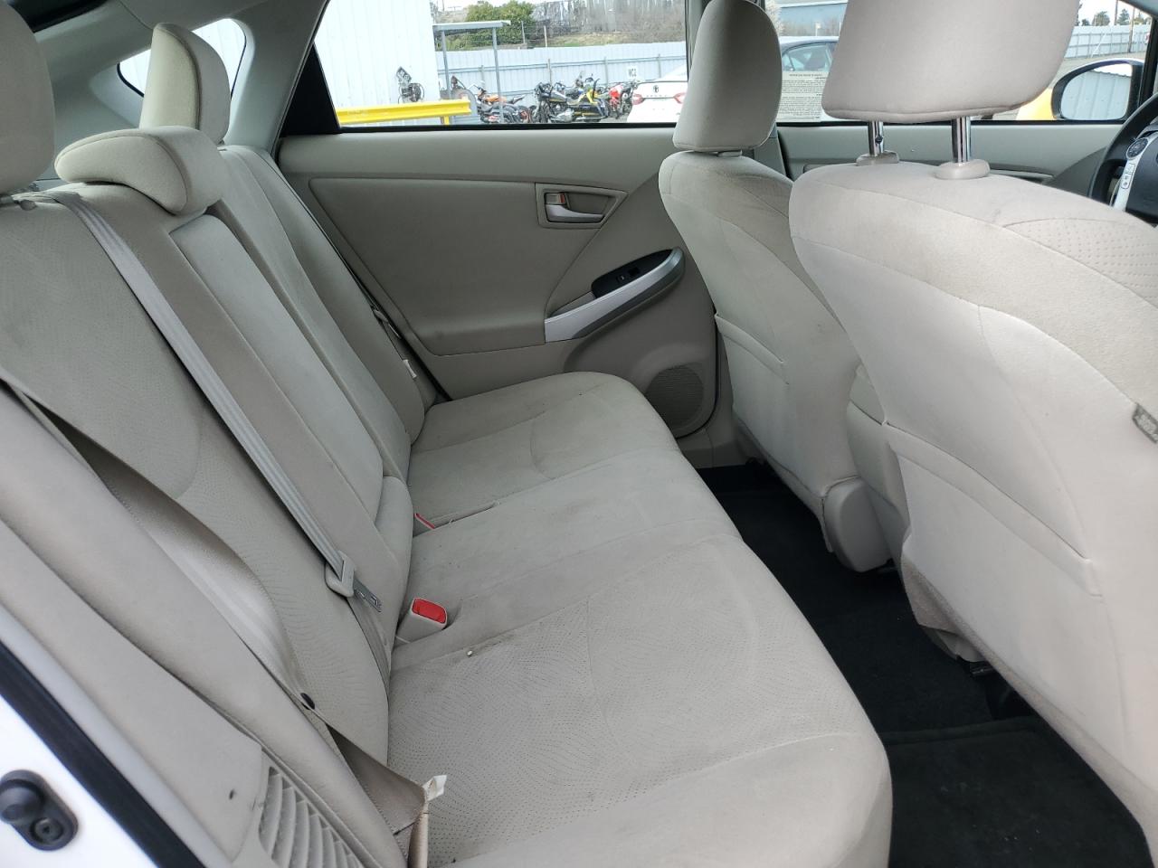 2014 Toyota Prius - Image 10