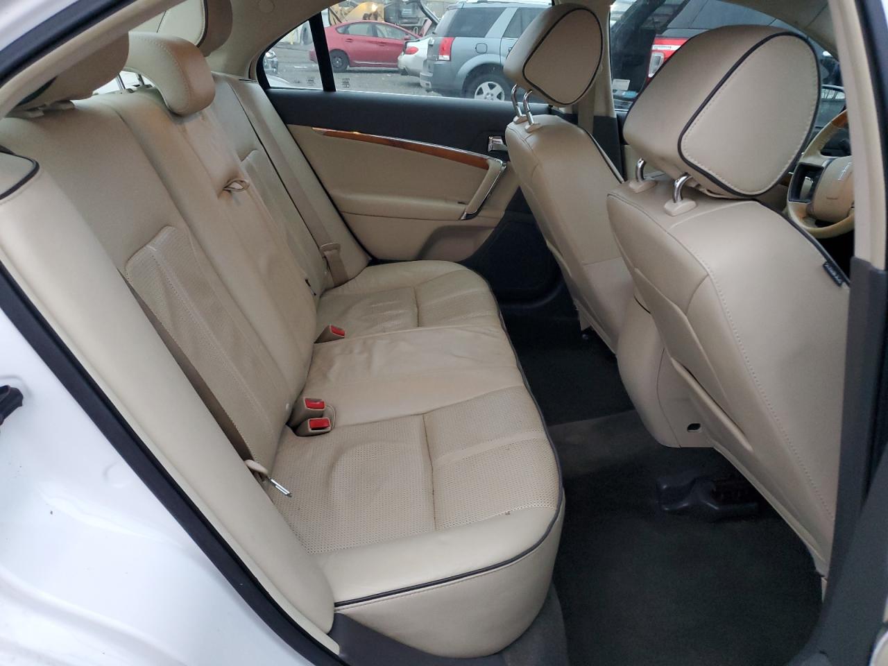 2011 Lincoln MKZ - Image 10