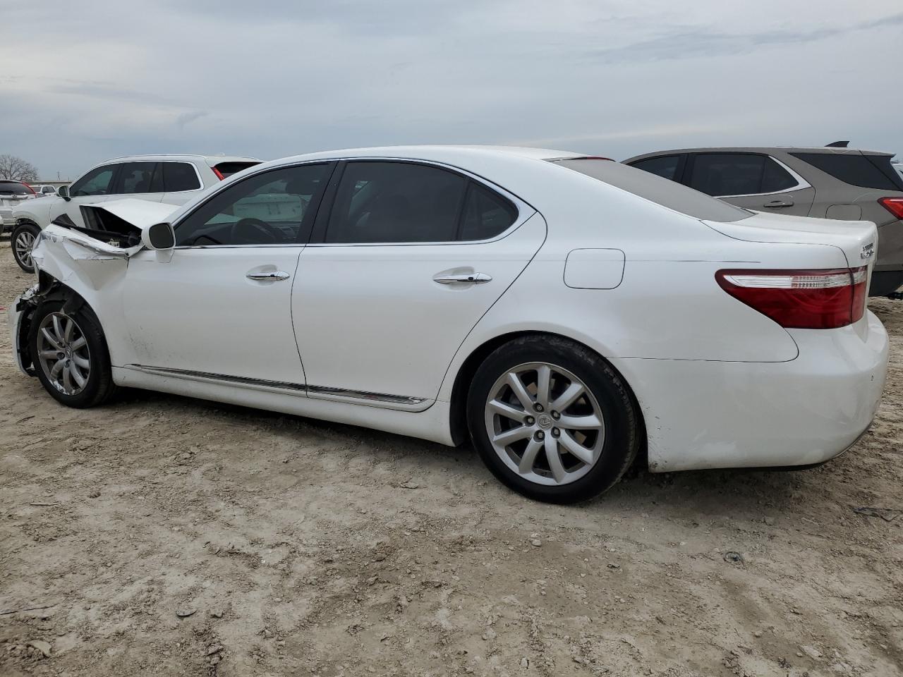 2007 Lexus LS - Image 2