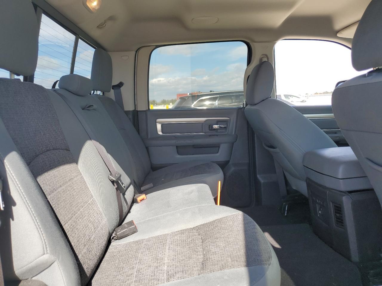 2016 RAM 1500 - Image 10