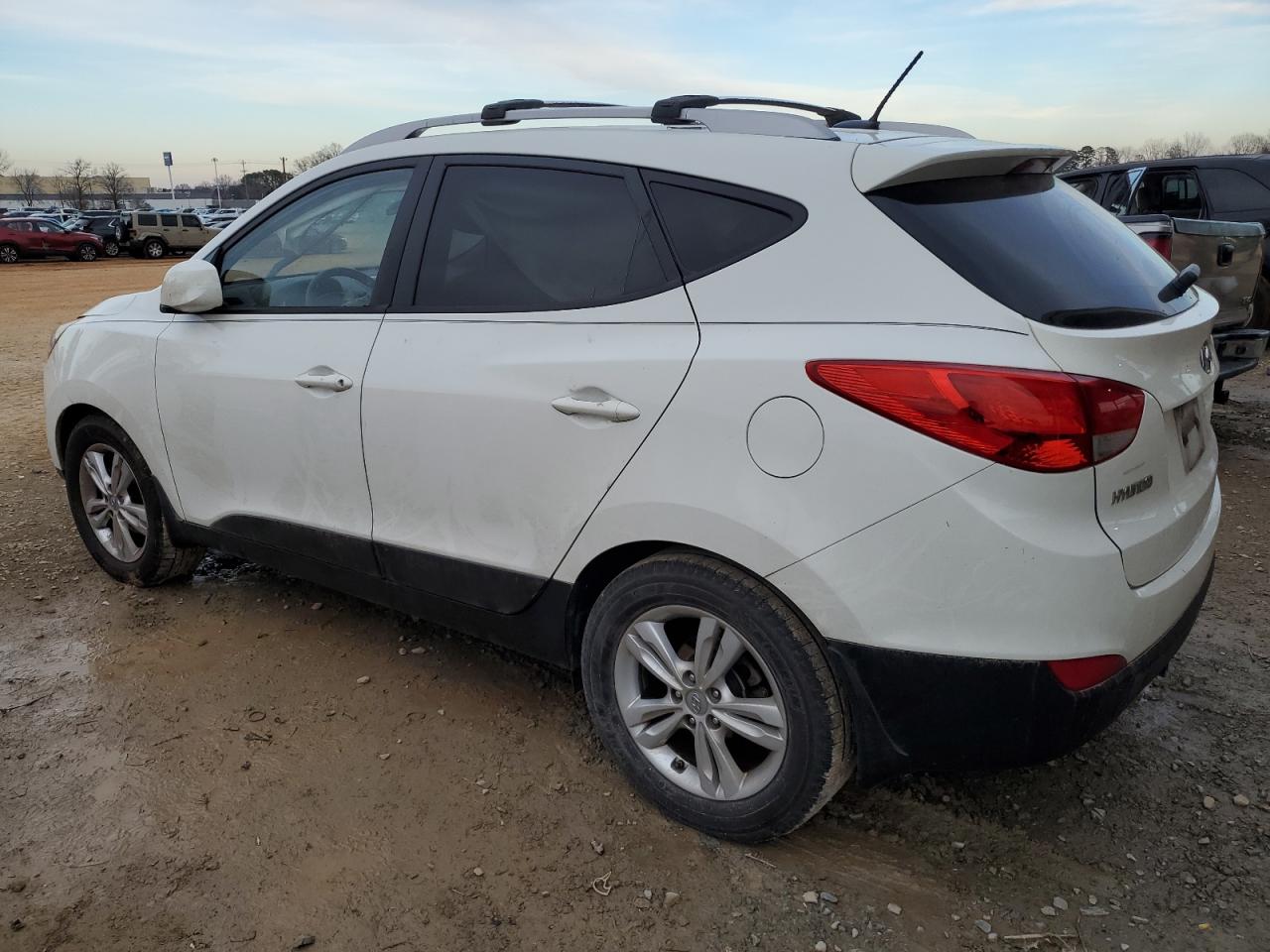 2011 Hyundai Tucson - Image 2