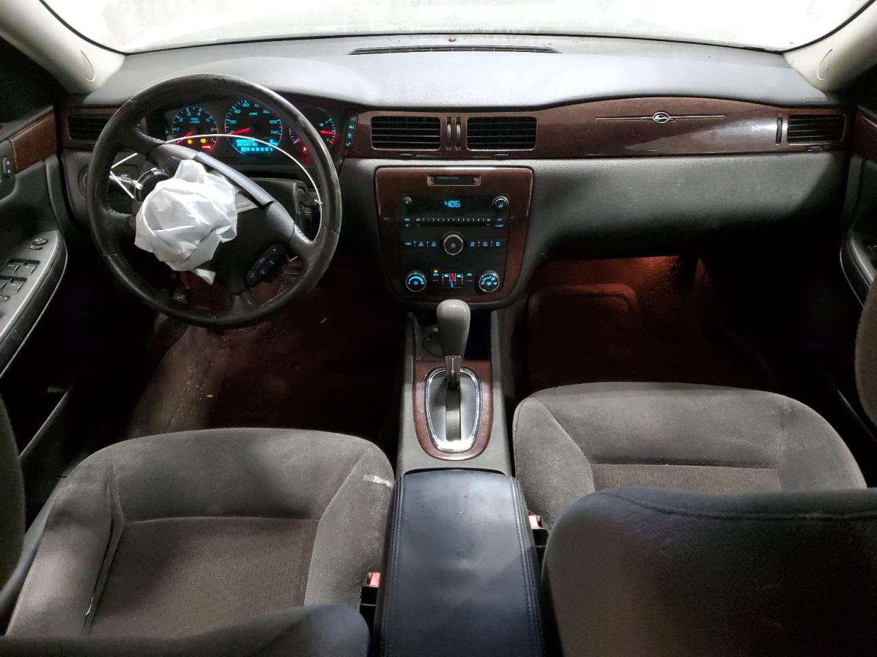 2011 Chevrolet Impala - Image 8