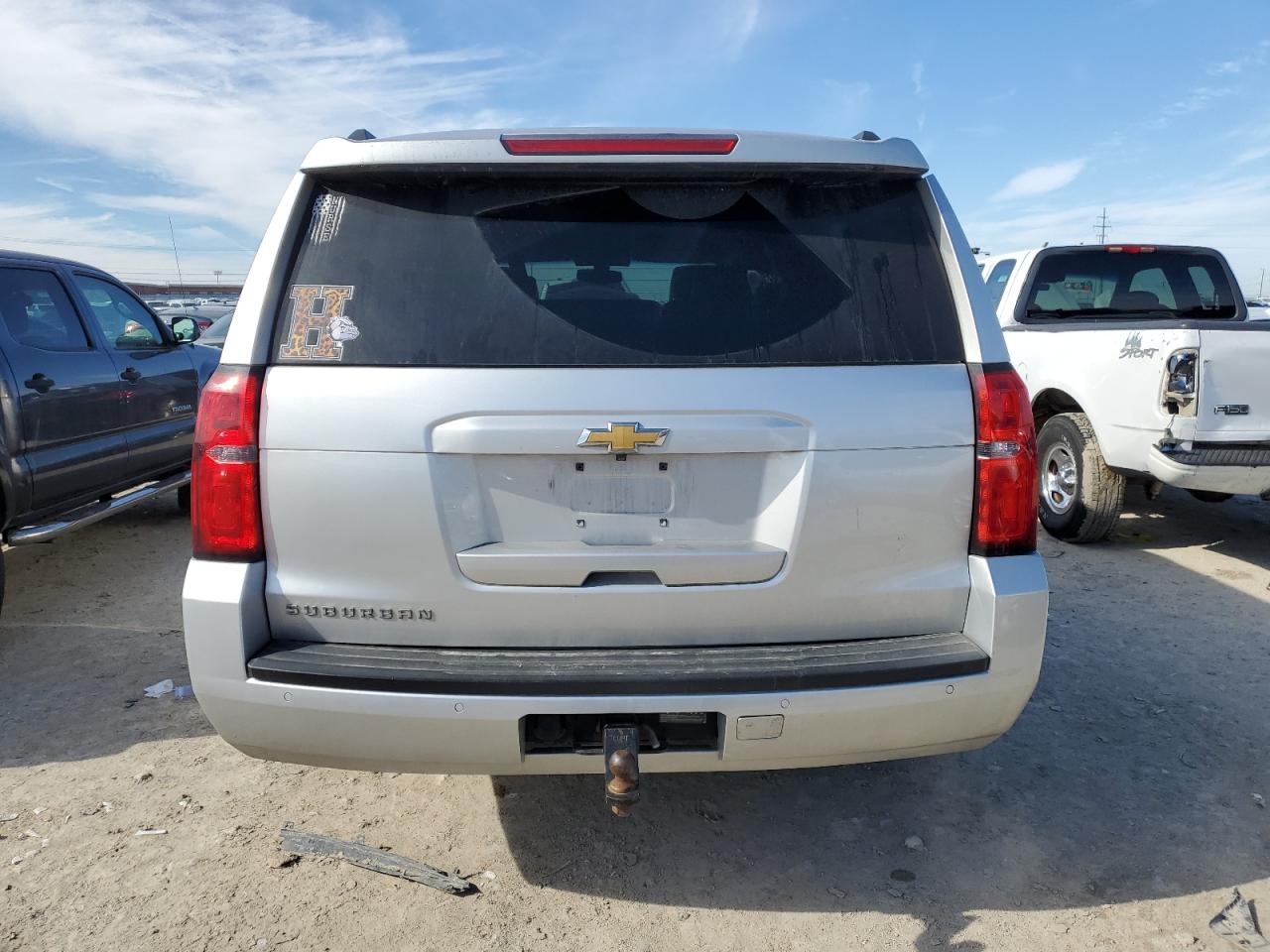 2016 Chevrolet Suburban - Image 6