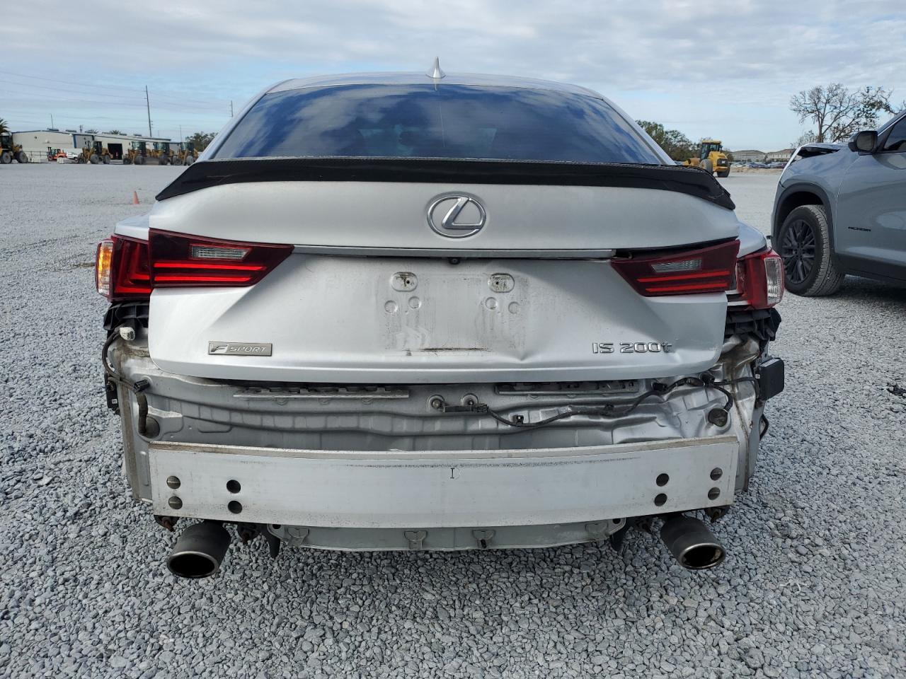 2016 Lexus IS - Image 6