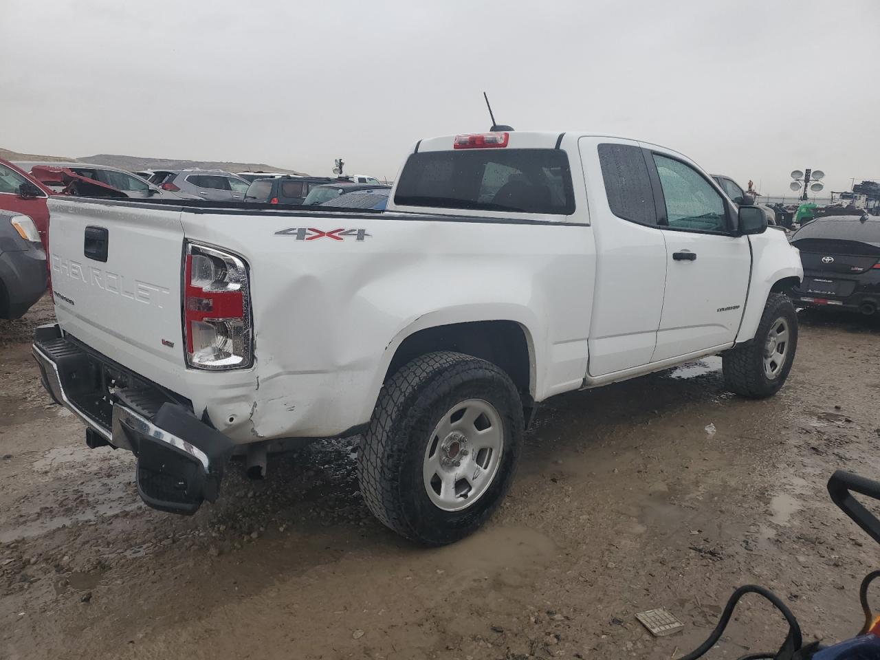 VIN 1GCHTBEN8M1189832 2021 CHEVROLET COLORADO no.3