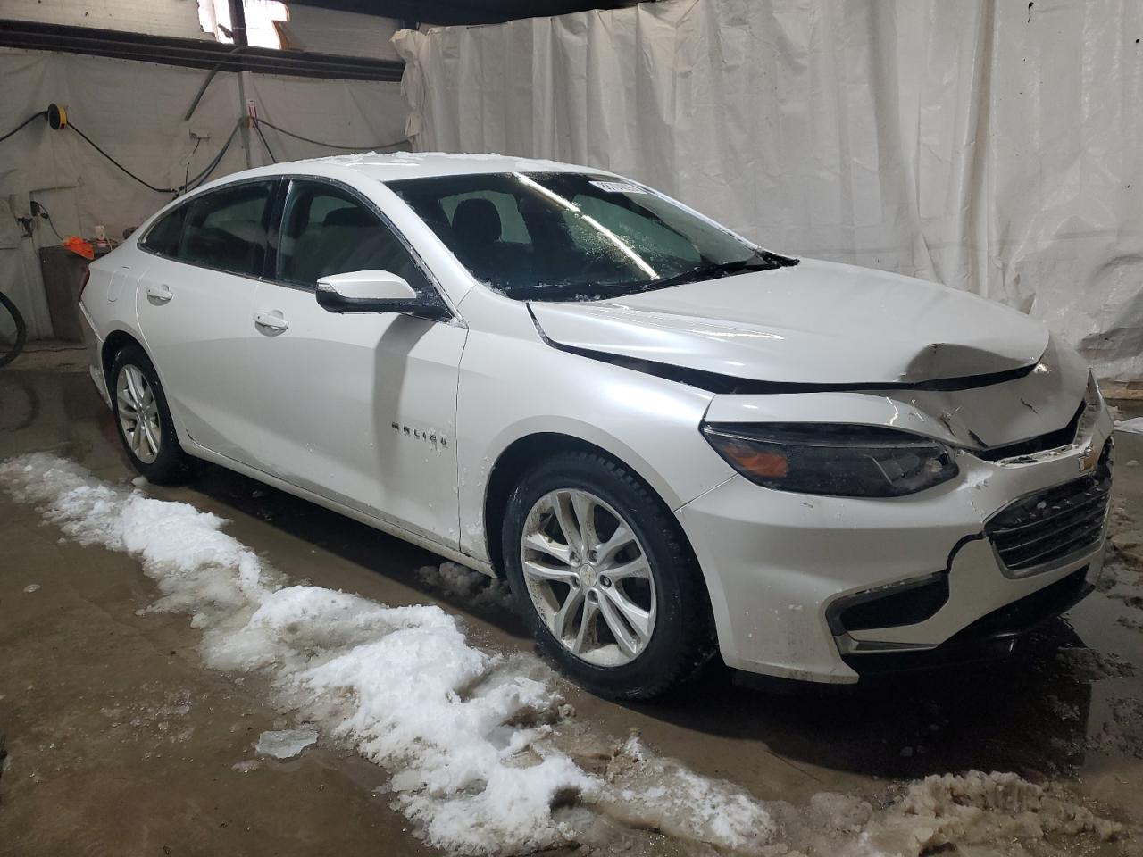 2017 Chevrolet Malibu - Image 4