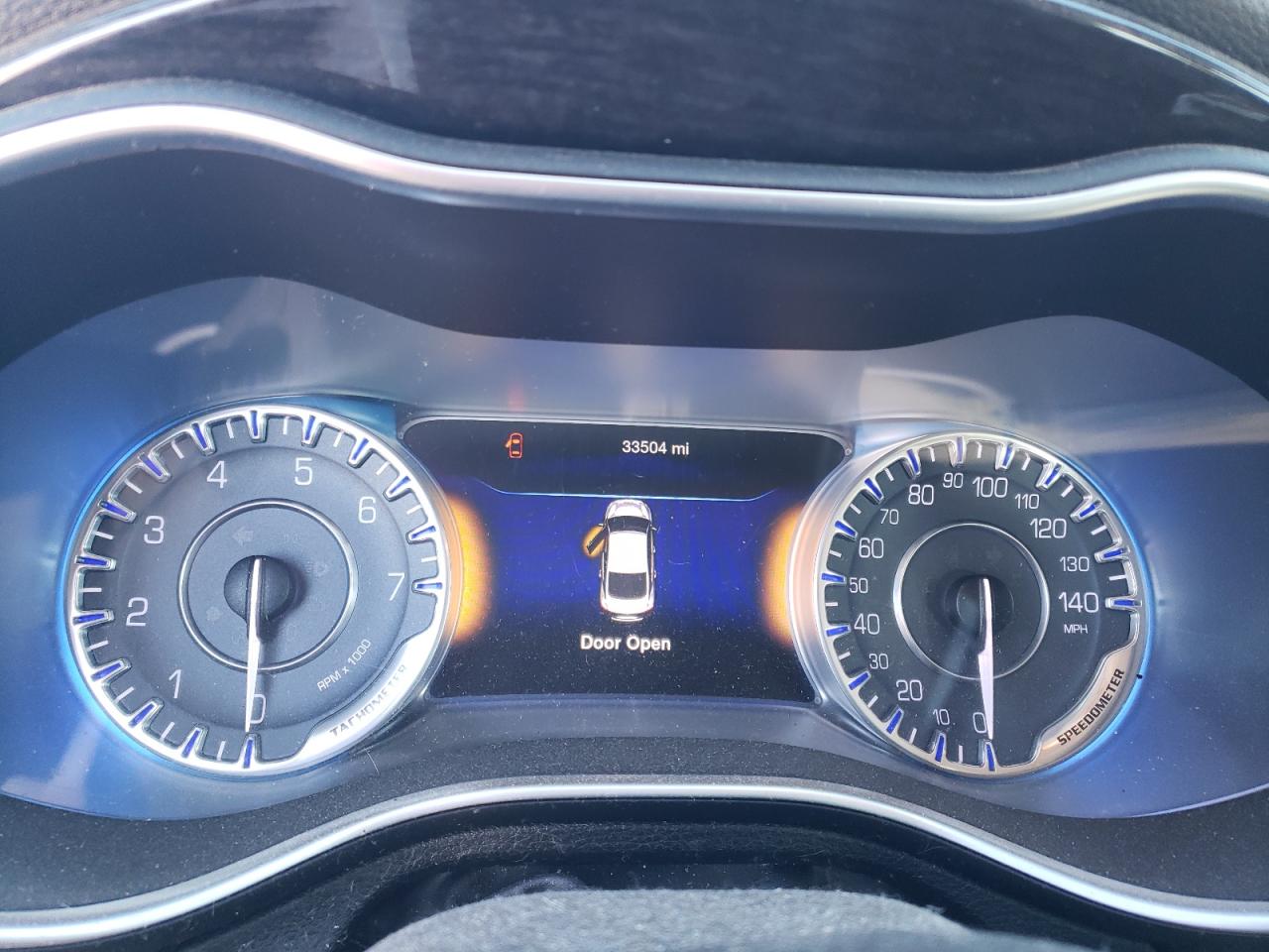 2015 Chrysler 200 - Image 9