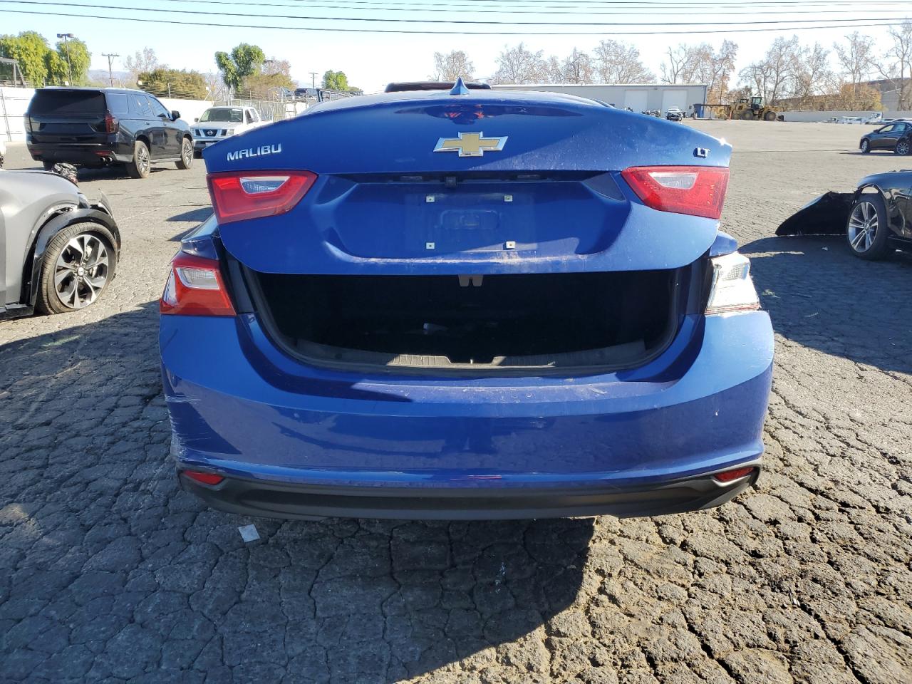 2023 Chevrolet Malibu - Image 6
