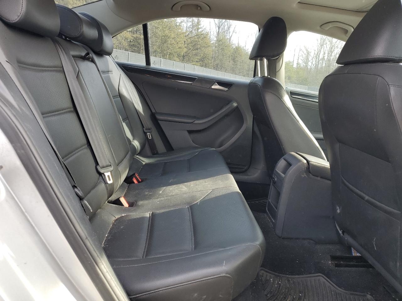 2016 Volkswagen Jetta - Image 10