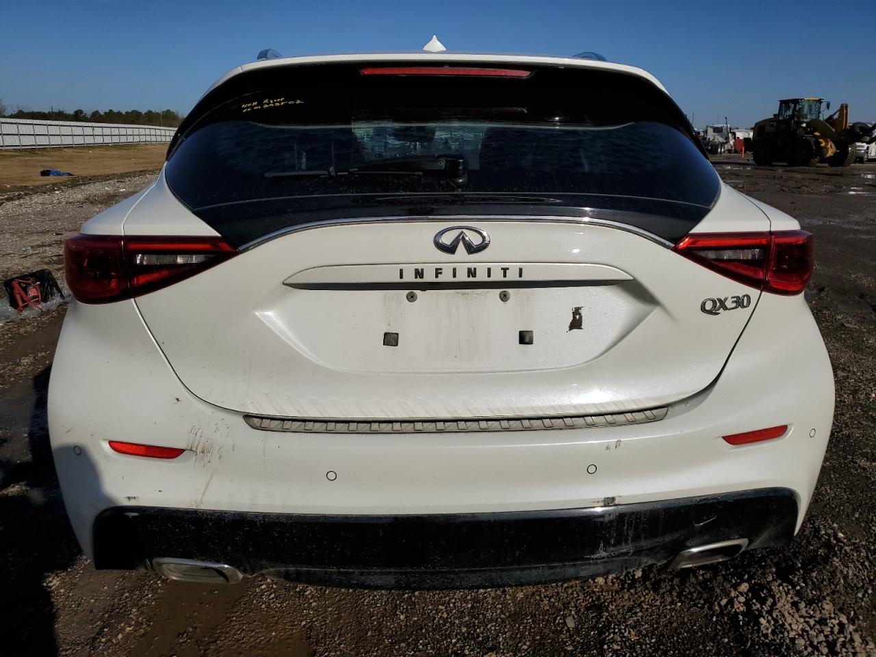 2017 Infiniti QX30 - Image 6