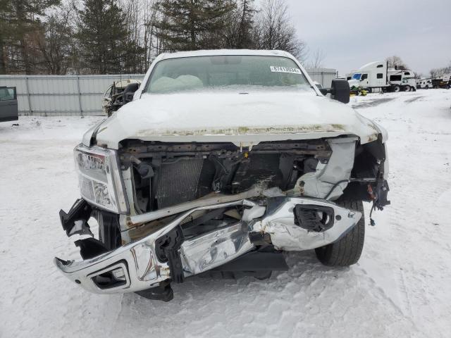  NISSAN TITAN 2017 White