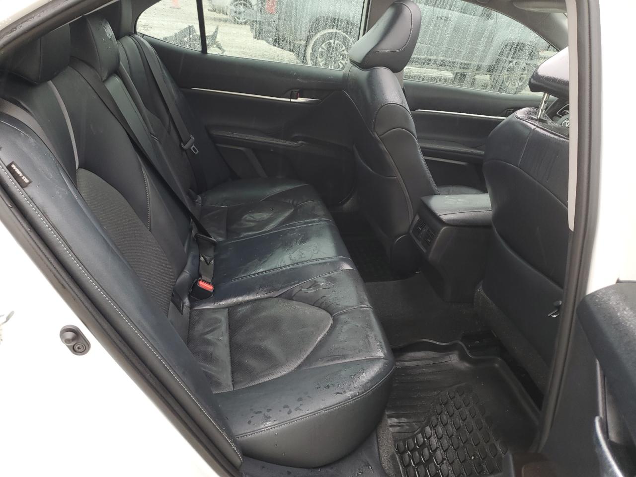 2022 Toyota Camry - Image 10