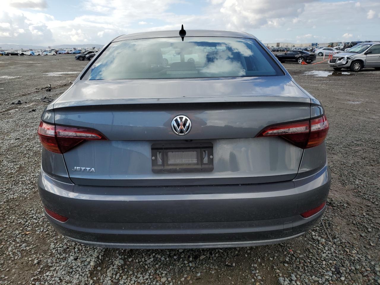 2019 Volkswagen Jetta - Image 6