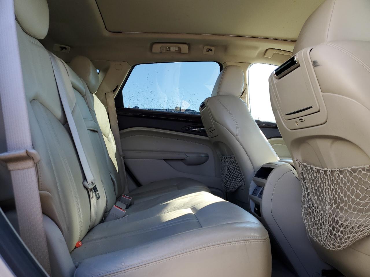 2010 Cadillac SRX - Image 11