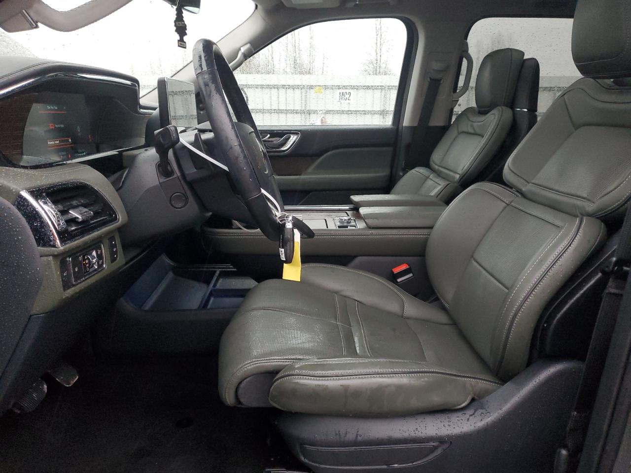 2022 Lincoln Navigator - Image 7