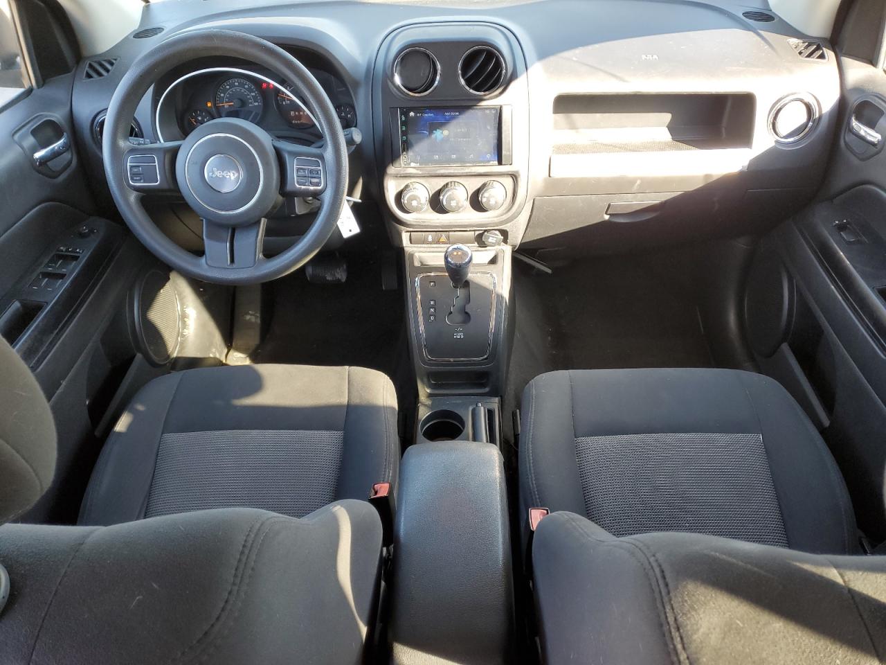 2015 Jeep Compass - Image 8