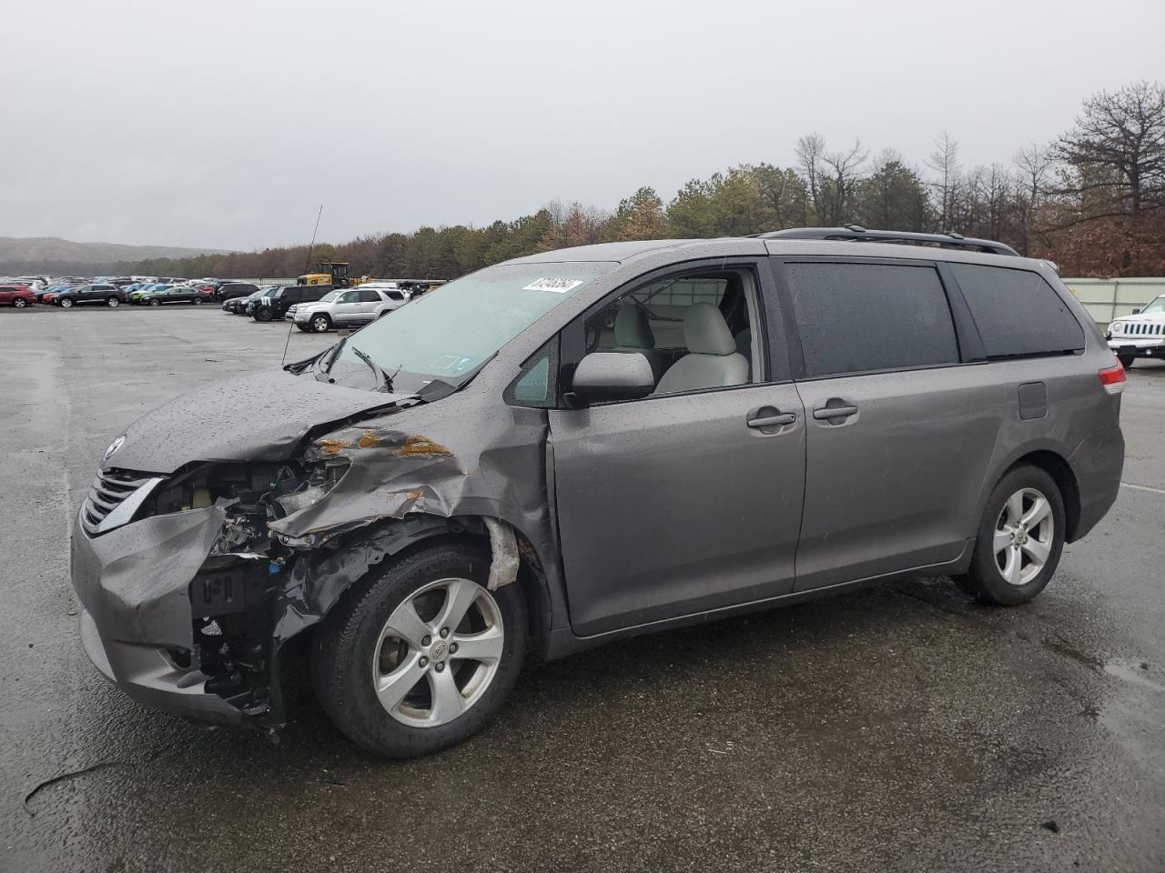 2012 Toyota Sienna - Image 1