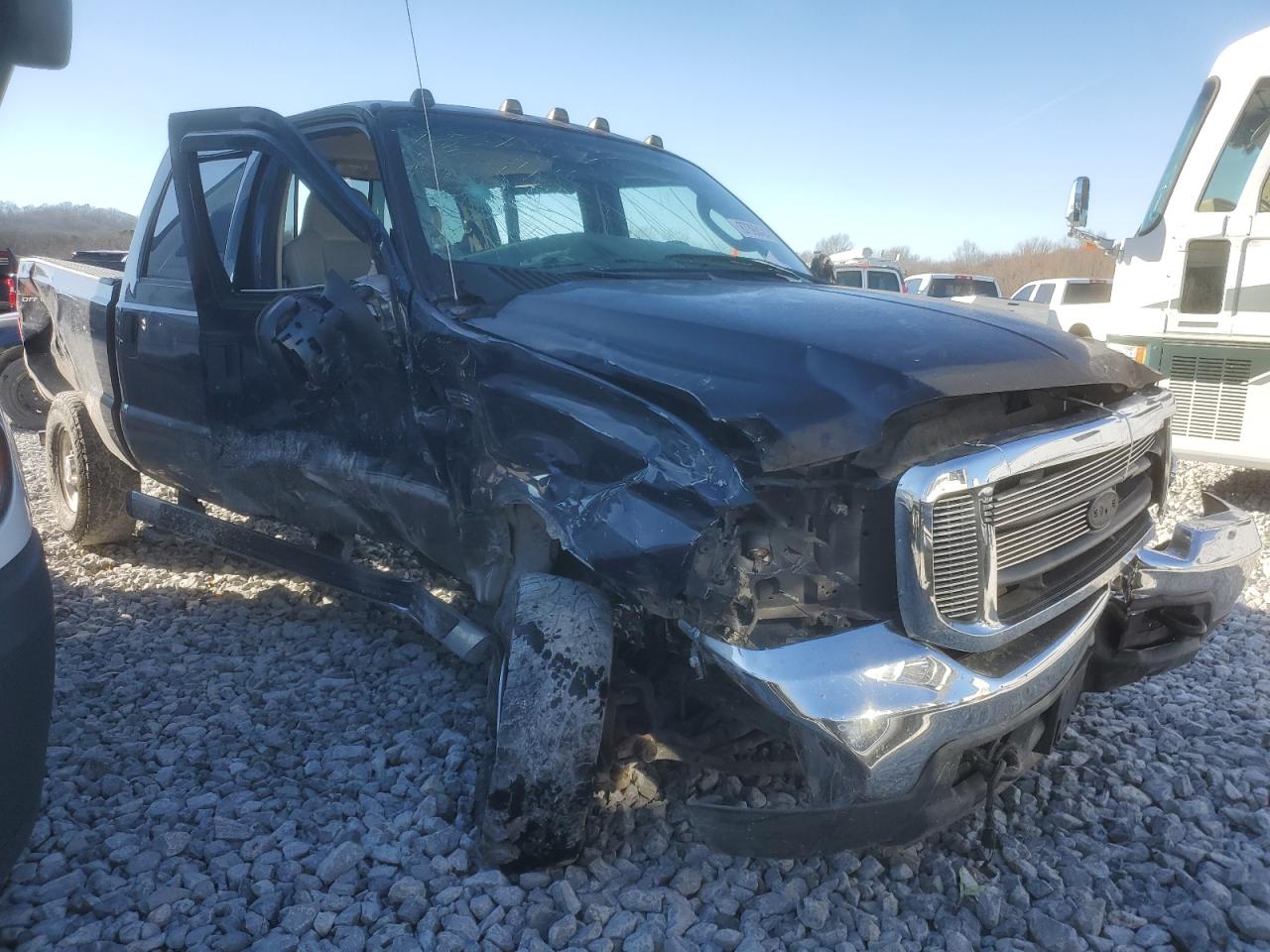 2004 Ford F350 - Image 4