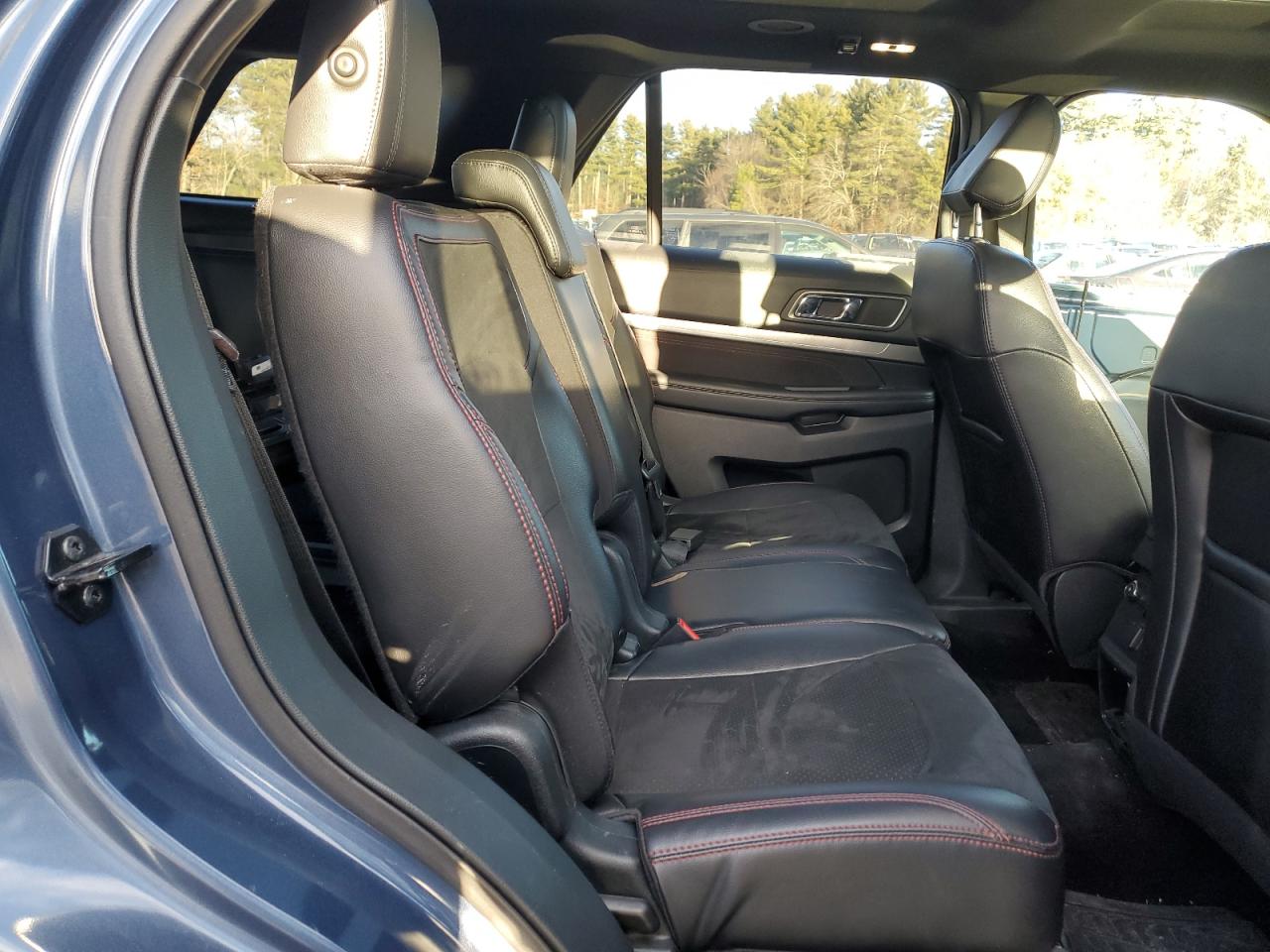 2019 Ford Explorer - Image 11