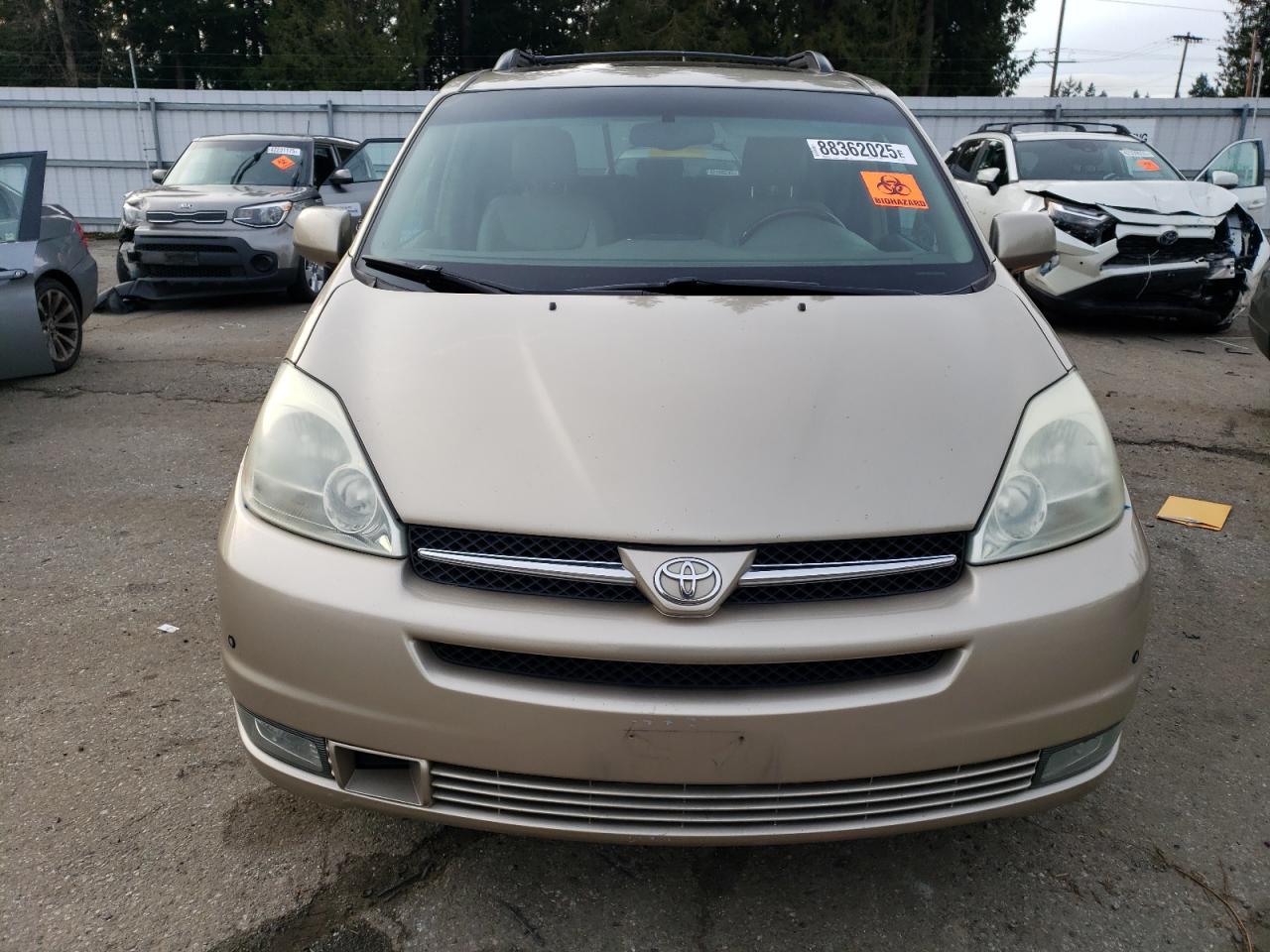 2004 Toyota Sienna - Image 5