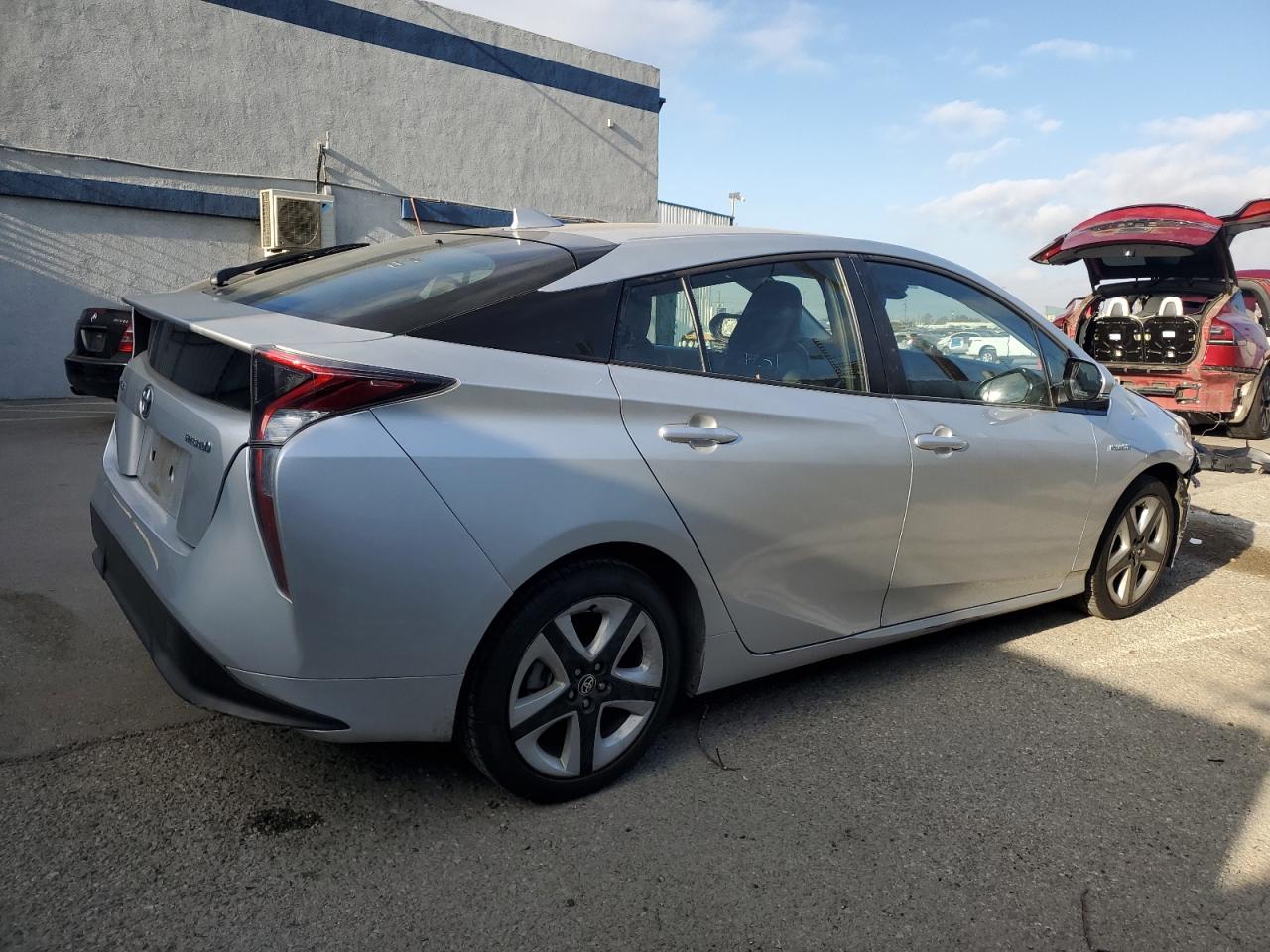 2016 Toyota Prius - Image 3
