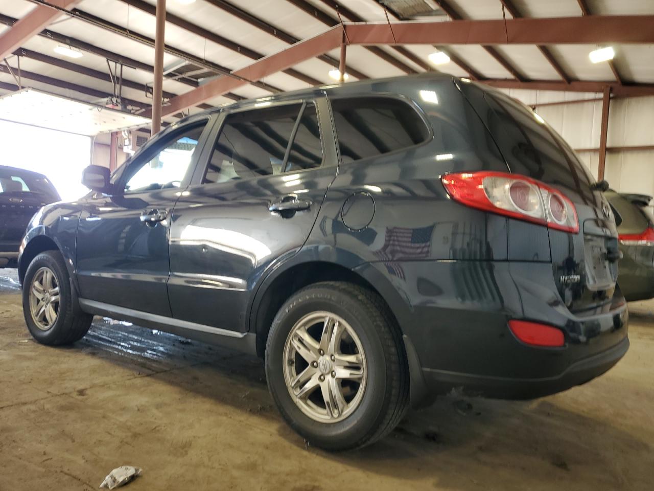 2010 Hyundai Santa Fe - Image 2